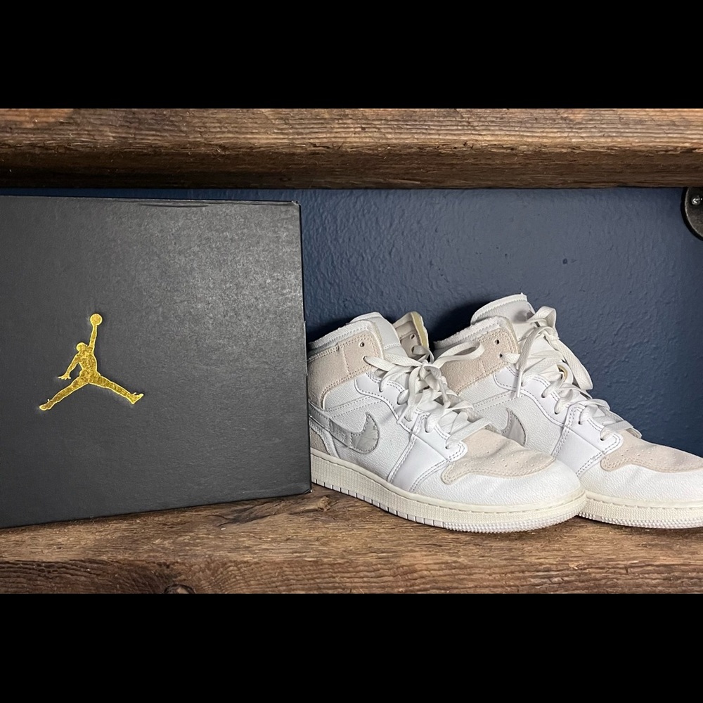 Jordan 1 Mid SE - size 7